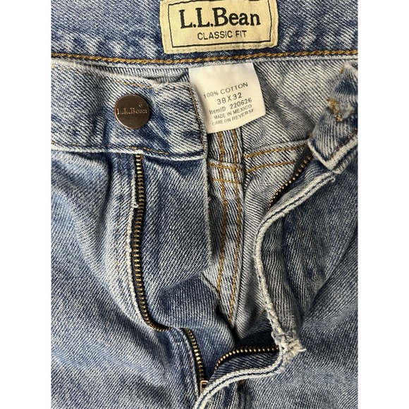 L.L Bean Men's Jean Classic Fit Blue Denim 100% Cotton 38x32 - Picture 2 of 4